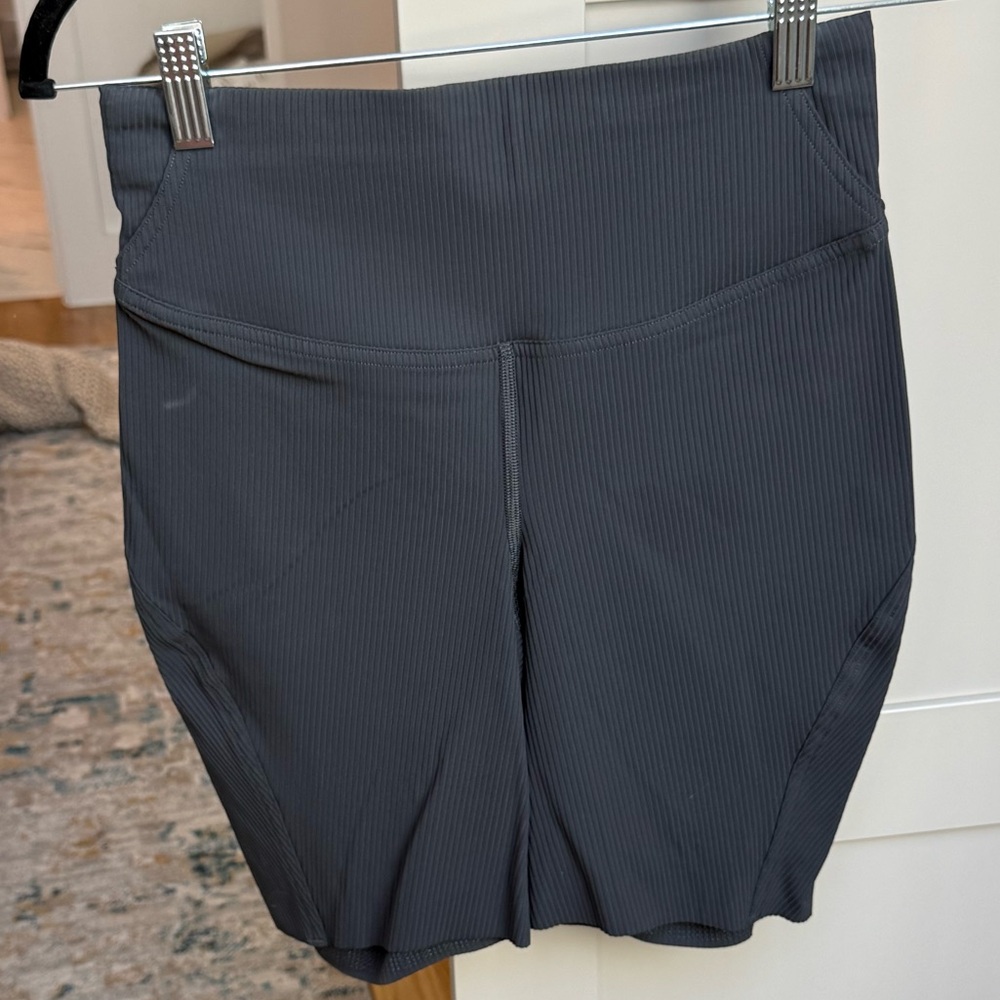 Lululemon ribbed biker shorts in slate gray